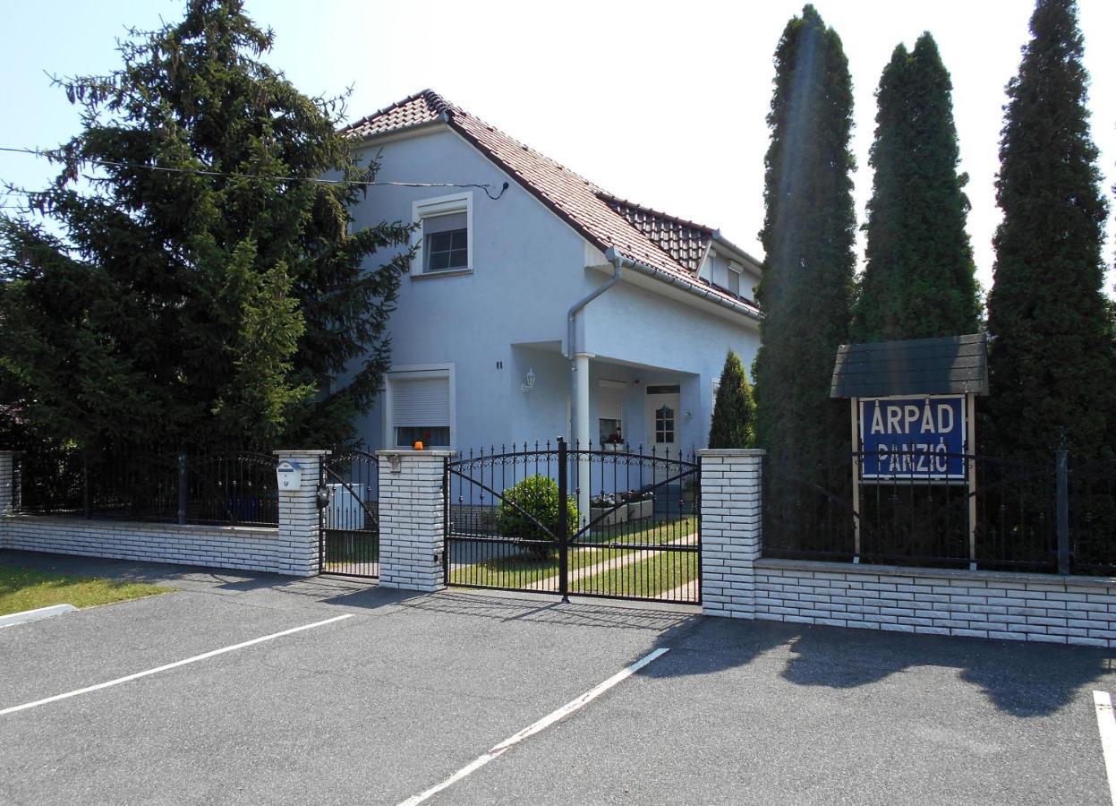 ジュール Arpad Panzio Bed & Breakfast エクステリア 写真
