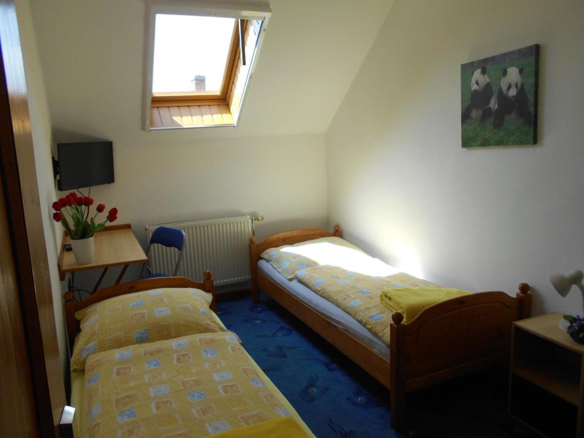 ジュール Arpad Panzio Bed & Breakfast エクステリア 写真