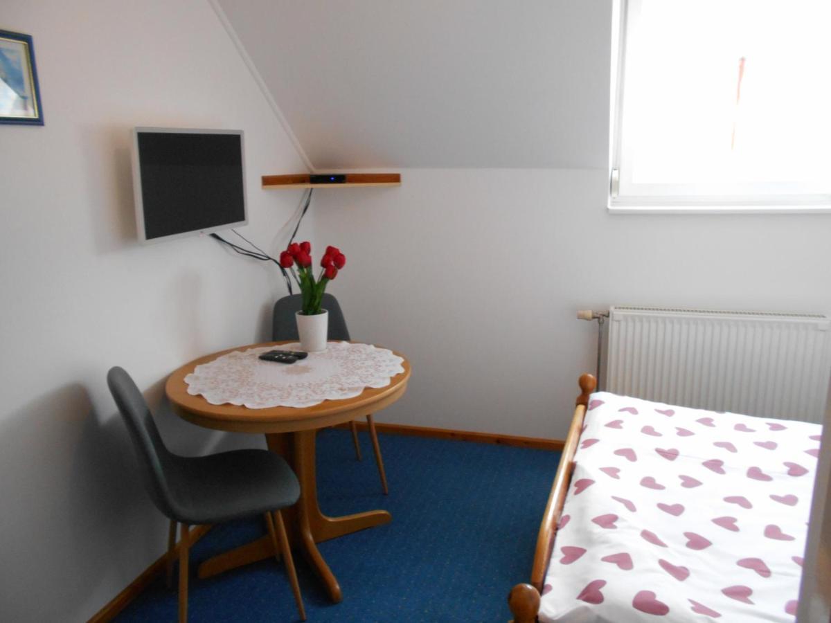 ジュール Arpad Panzio Bed & Breakfast エクステリア 写真